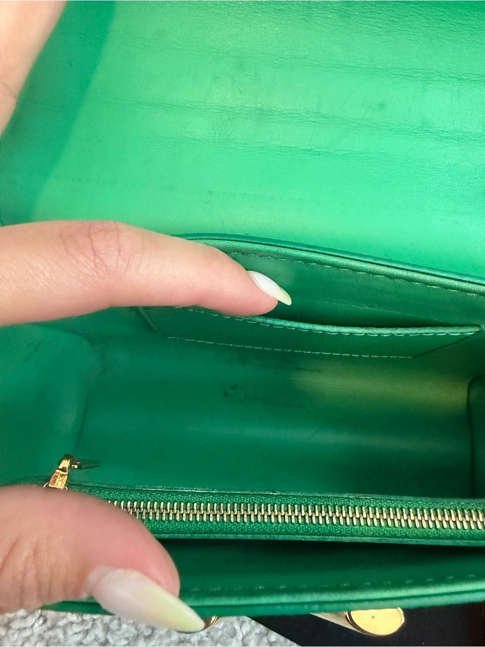 Louis Vuitton Green Epi Twist Shoulder Bag! - Picture 8 of 9